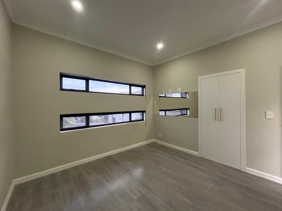 To Let 2 Bedroom Property for Rent in Royal Ascot Western Cape